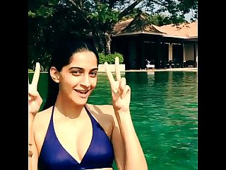 sonam kapoor bikini in the pool-boobsnice.blogspot.com